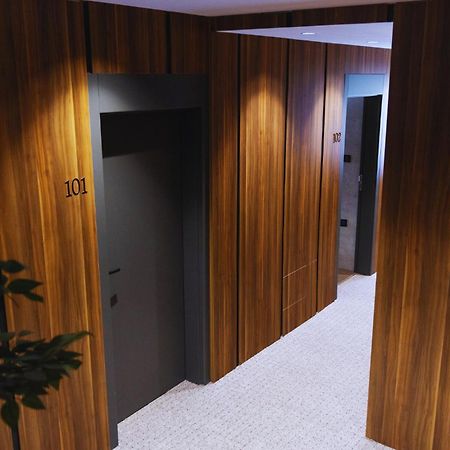 Hotel Solo 127 Prizren Bagian luar foto