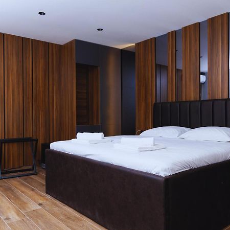Hotel Solo 127 Prizren Bagian luar foto