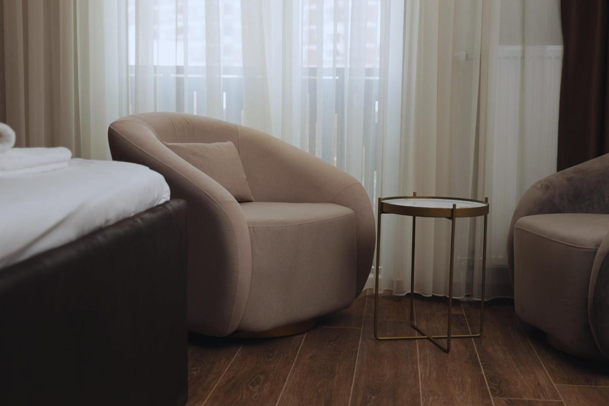 Hotel Solo 127 Prizren Bagian luar foto