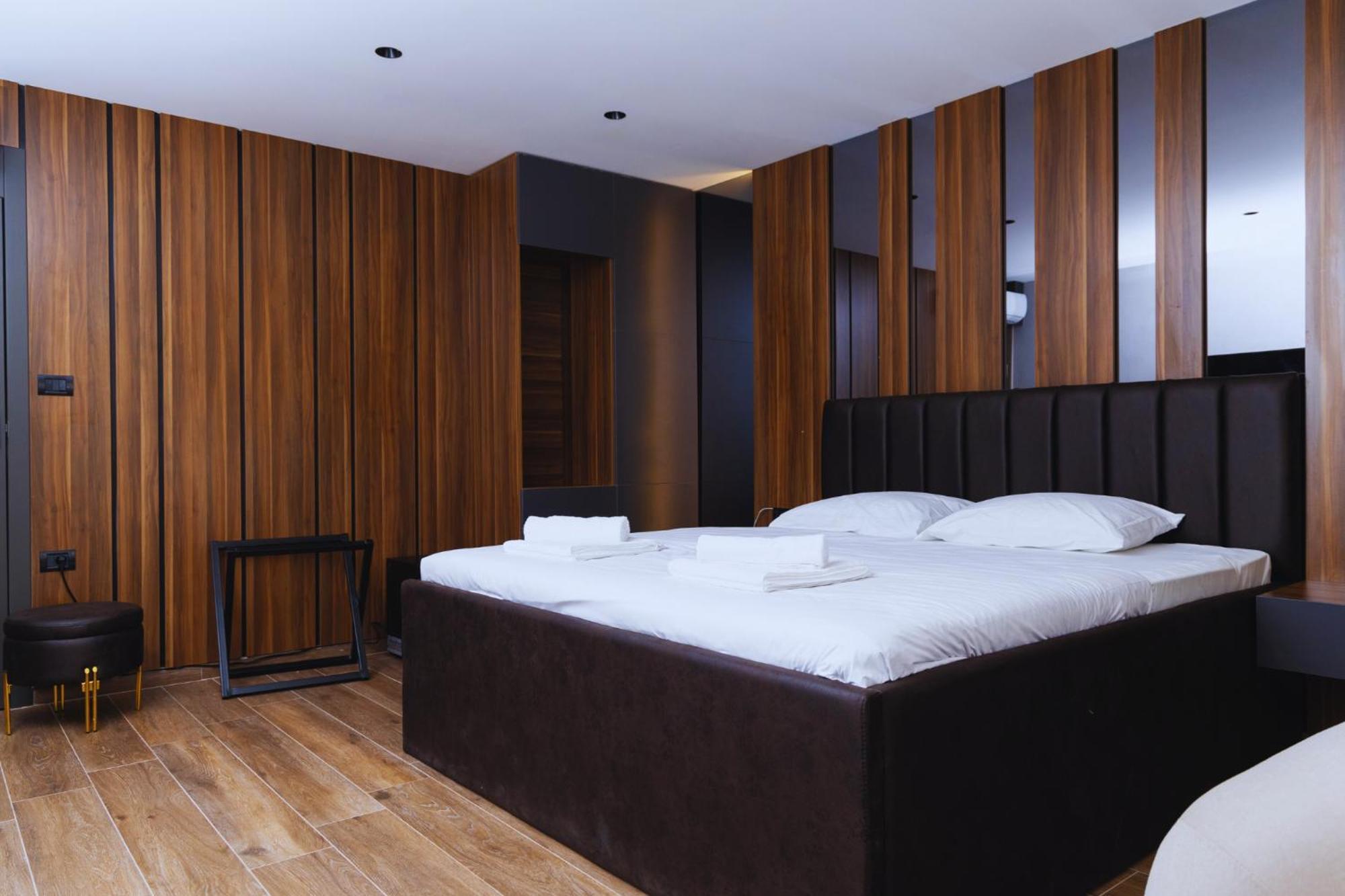 Hotel Solo 127 Prizren Bagian luar foto