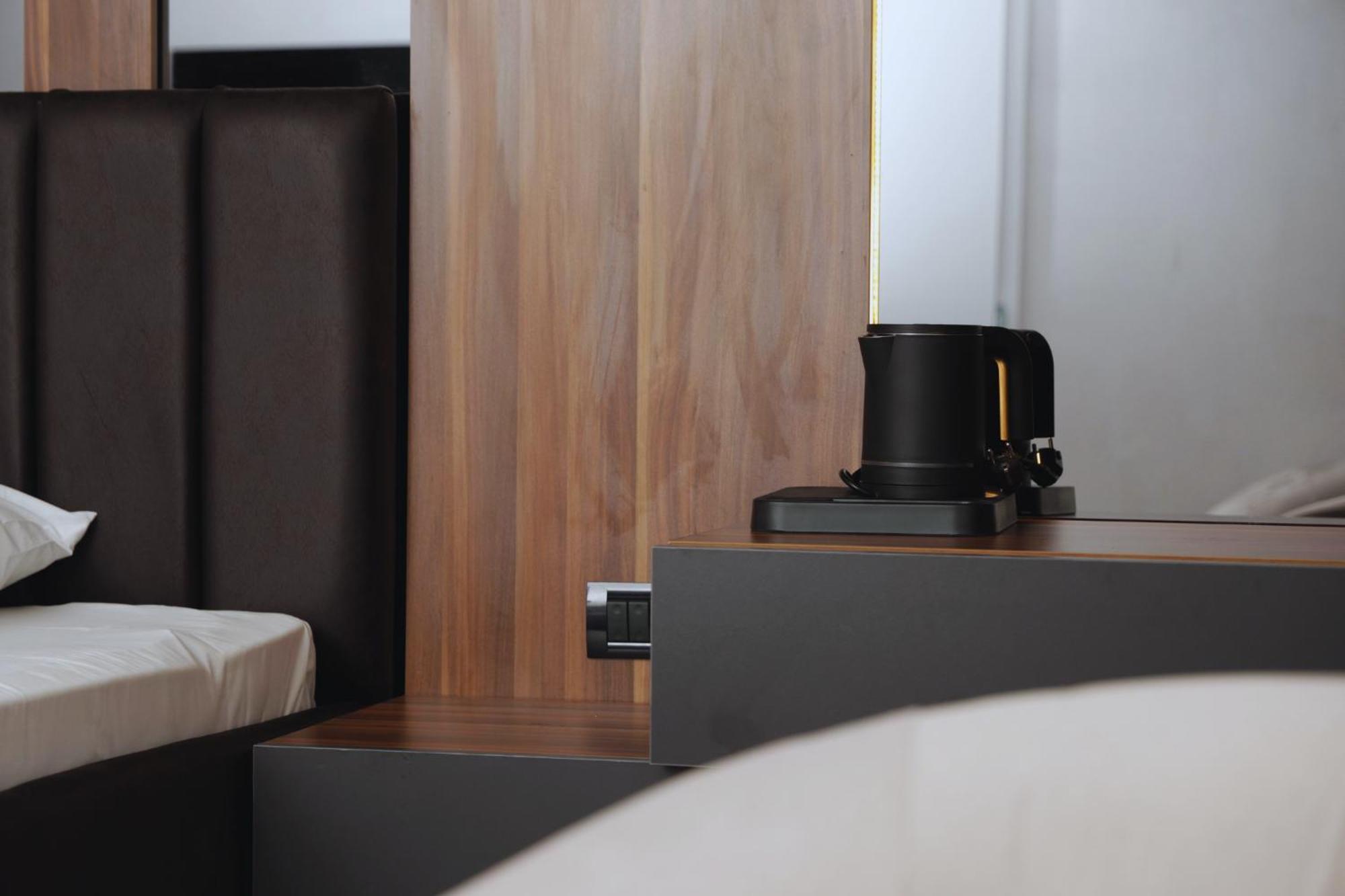 Hotel Solo 127 Prizren Bagian luar foto