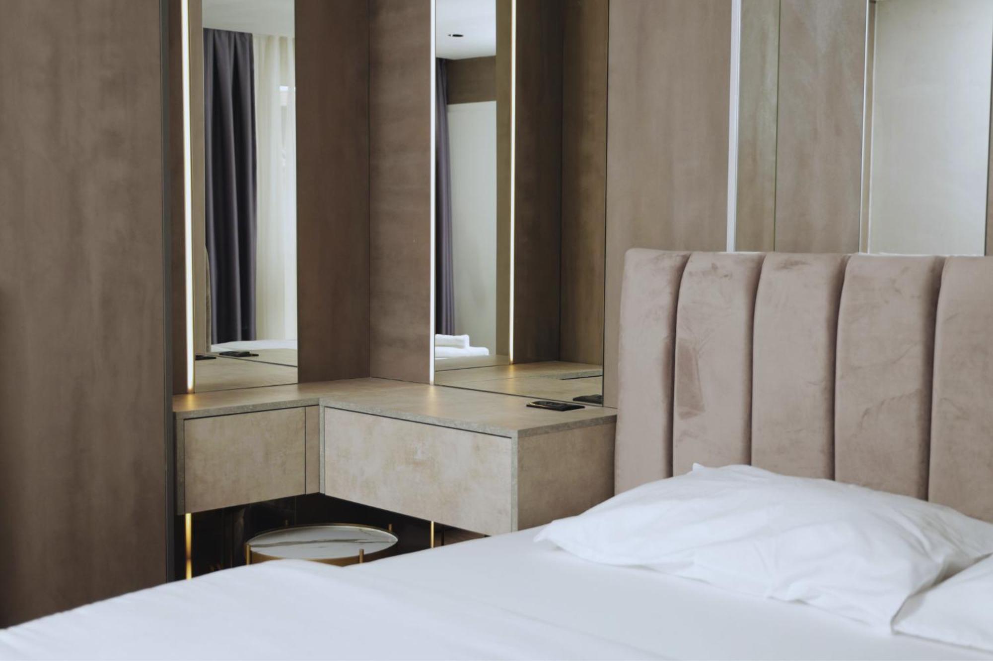 Hotel Solo 127 Prizren Bagian luar foto